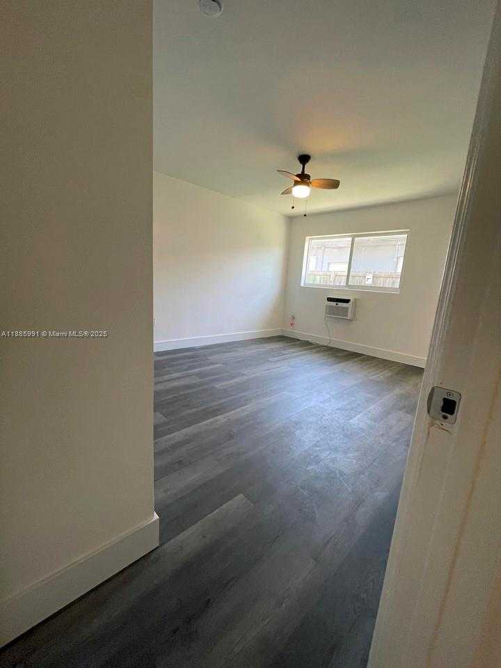 Small Image of 1283 NORTH EAST 109TH ST #2, Miami Number 10