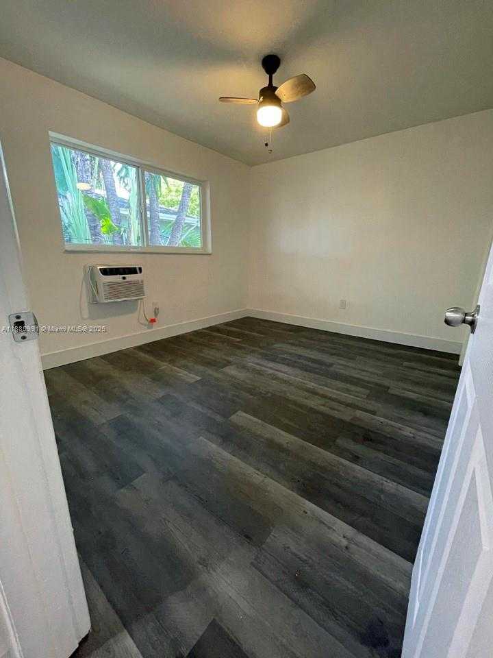 Small Image of 1283 NORTH EAST 109TH ST #2, Miami Number 14