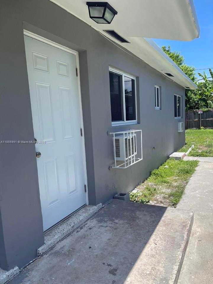 Small Image of 1283 NORTH EAST 109TH ST #2, Miami Number 3