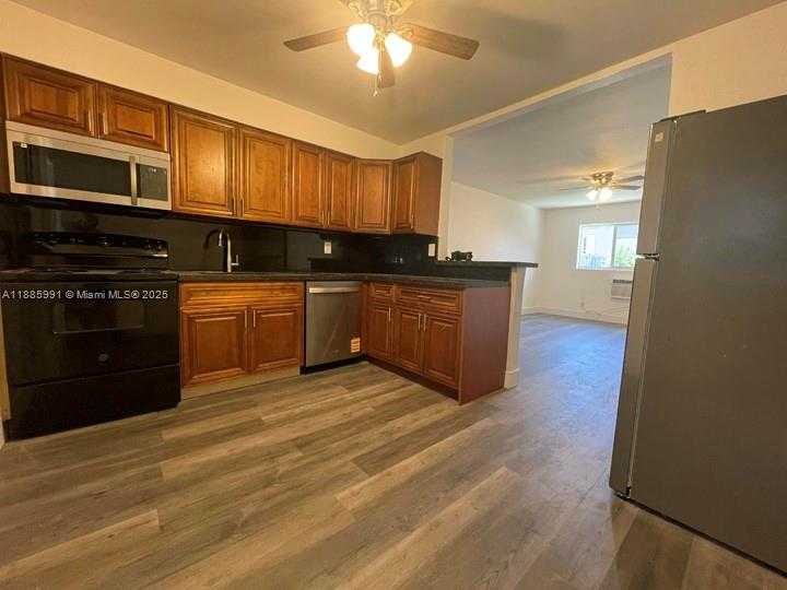 Small Image of 1283 NORTH EAST 109TH ST #2, Miami Number 7