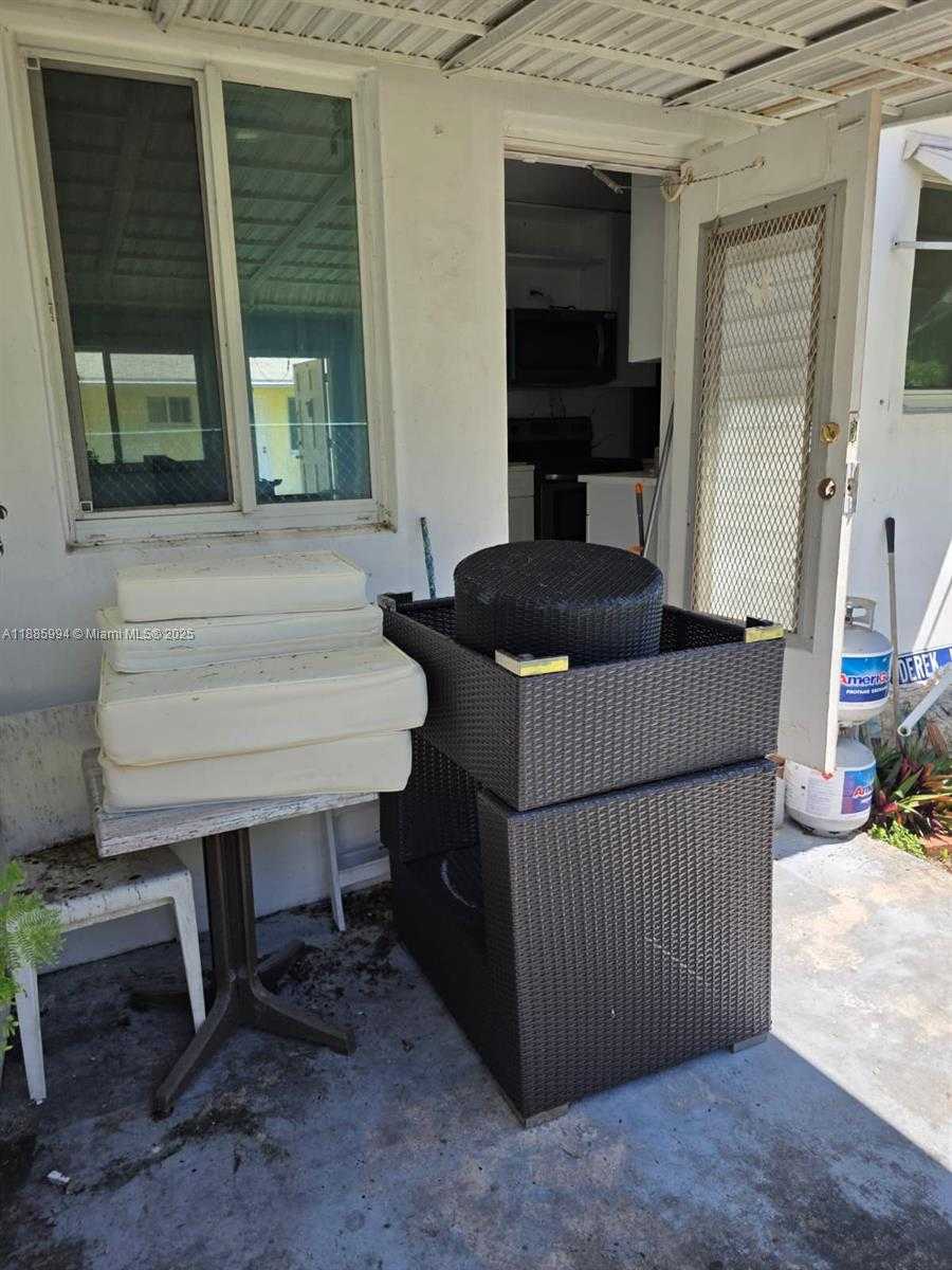 Small Image of 2312 VAN BUREN ST #9, Hollywood Number 13