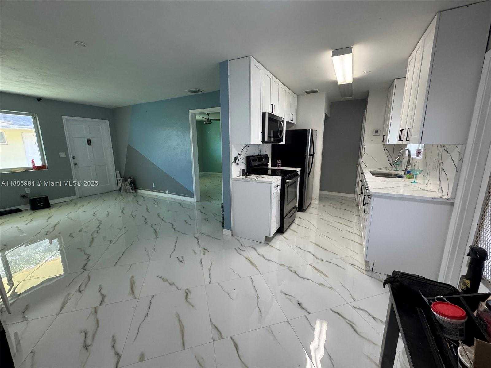 Small Image of 2312 VAN BUREN ST #9, Hollywood Number 2