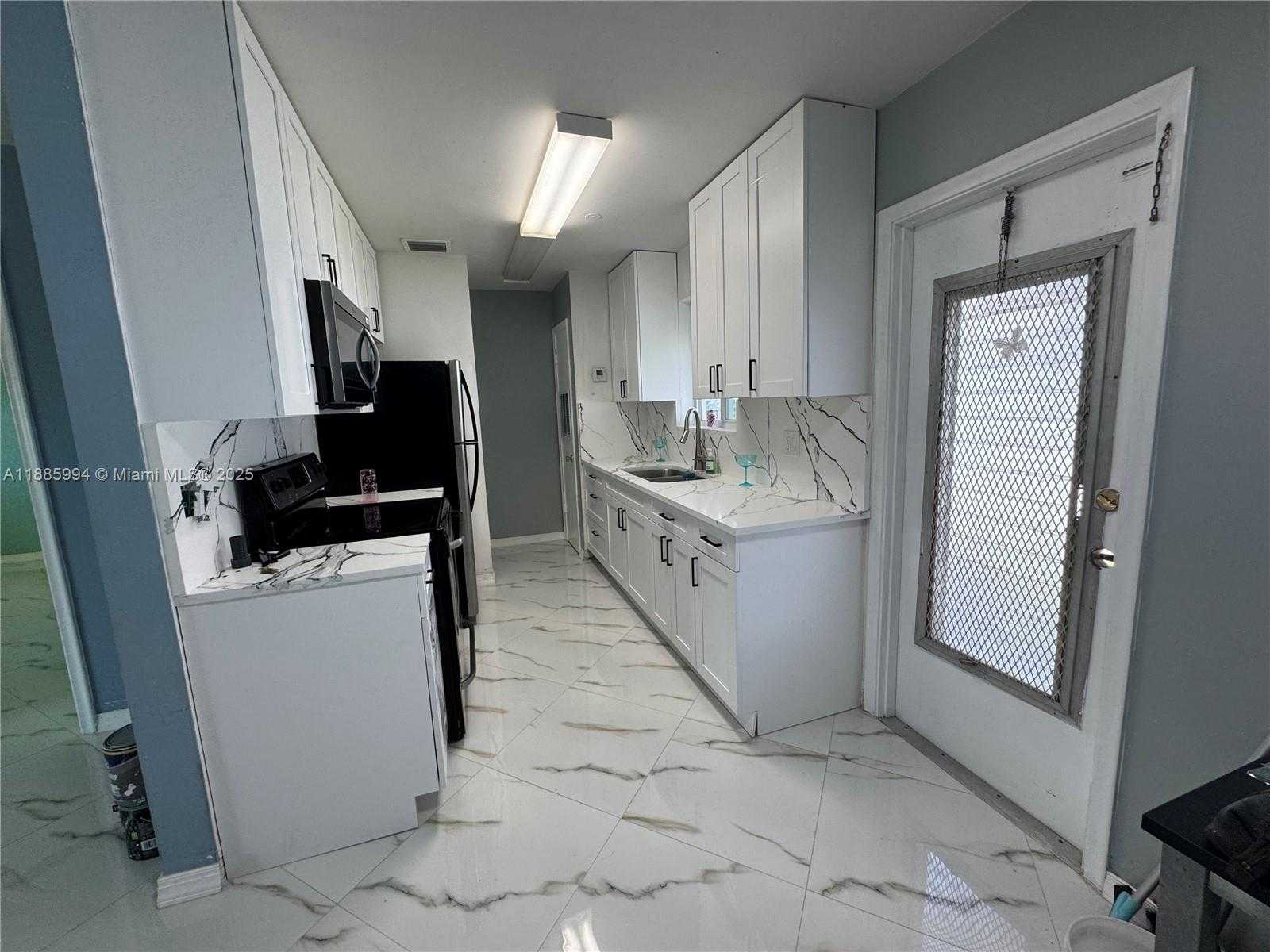 Small Image of 2312 VAN BUREN ST #9, Hollywood Number 5