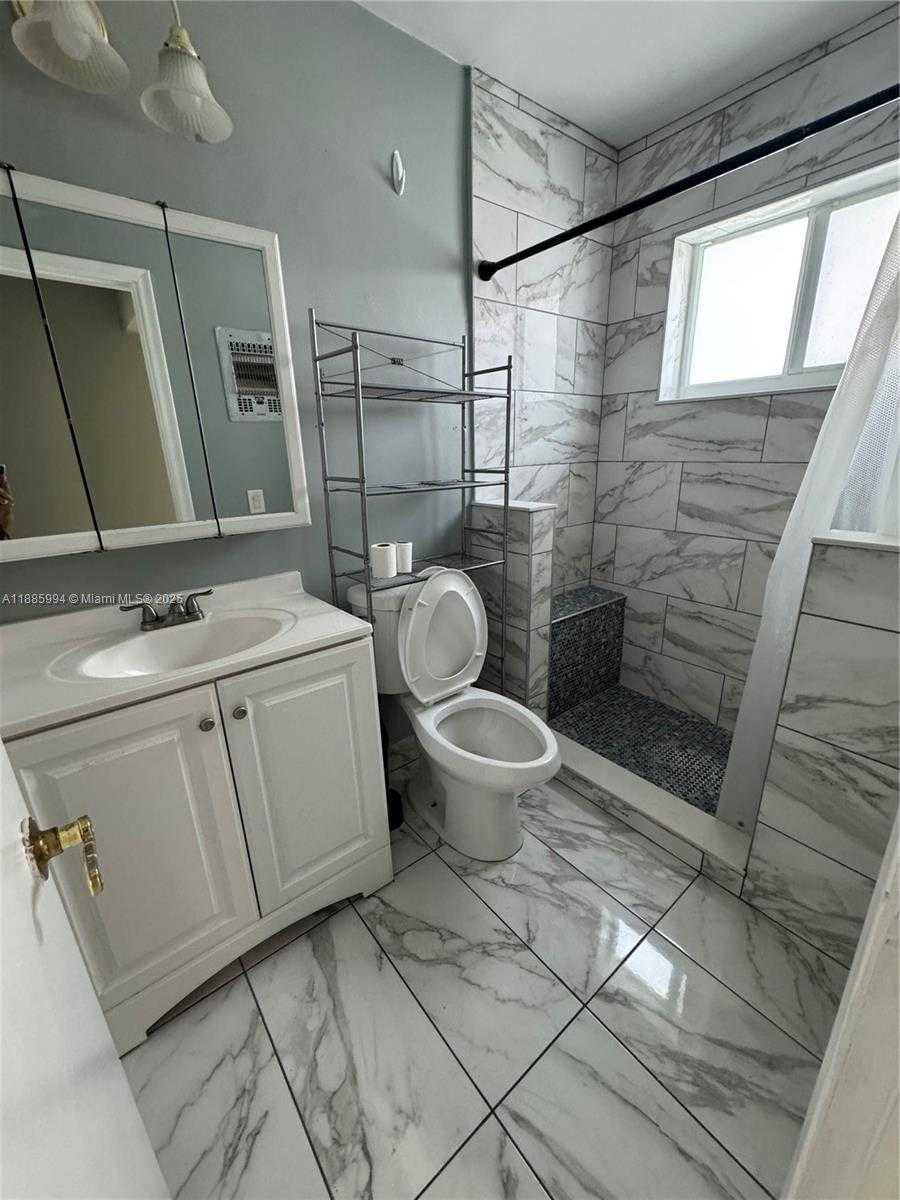 Small Image of 2312 VAN BUREN ST #9, Hollywood Number 8