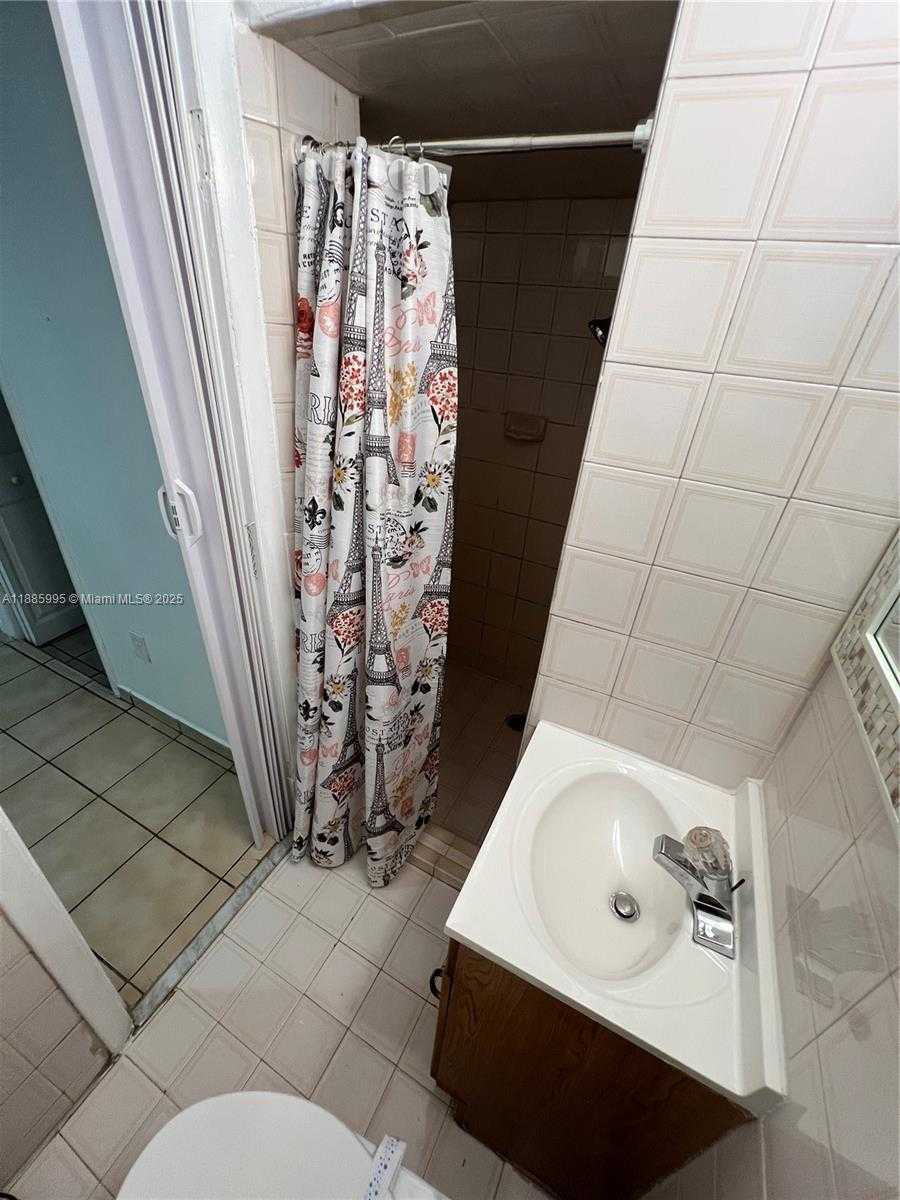 Small Image of 200 WEST 53RD TER #A, Hialeah Number 3