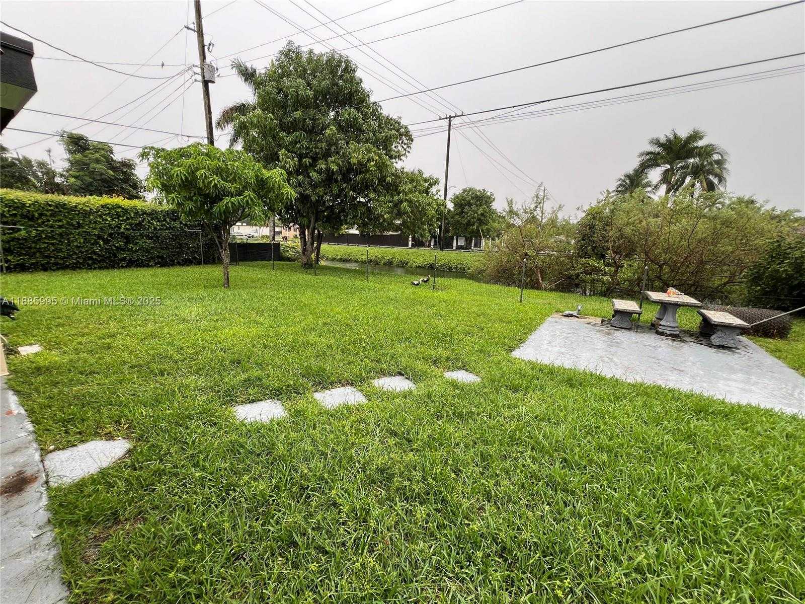 Small Image of 200 WEST 53RD TER #A, Hialeah Number 7