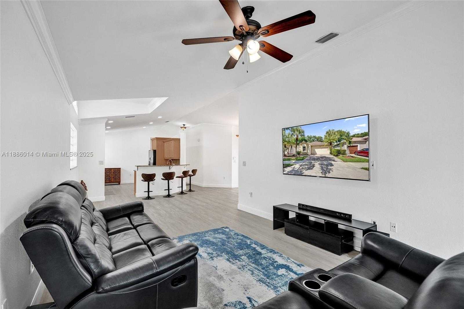 Small Image of 4161 SAPPHIRE TER, Weston Number 9