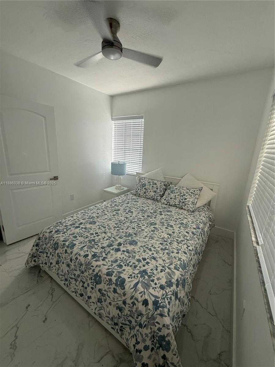 Small Image of 8340 CRESPI BLVD #18, Miami Beach Number 12