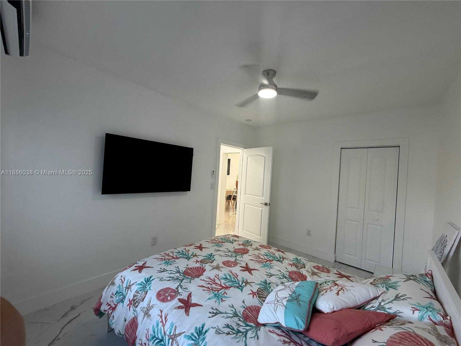 Small Image of 8340 CRESPI BLVD #18, Miami Beach Number 18