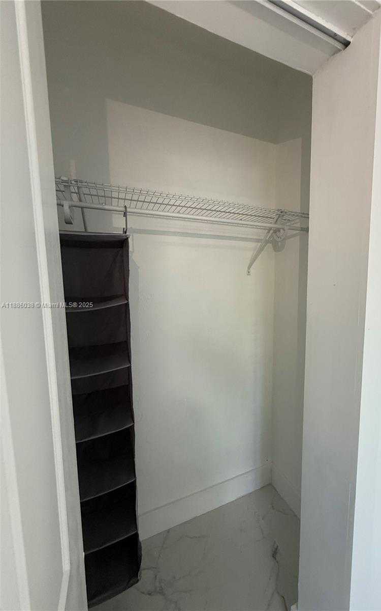 Small Image of 8340 CRESPI BLVD #18, Miami Beach Number 19