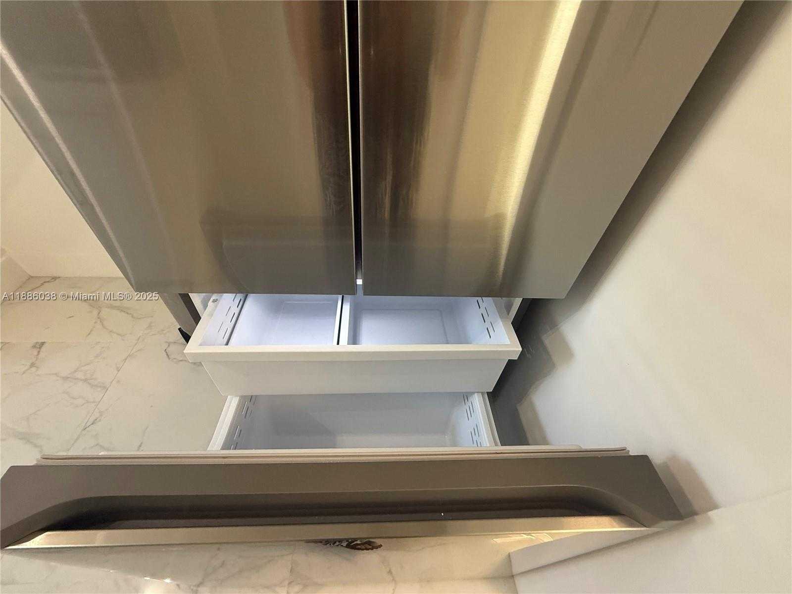 Small Image of 8340 CRESPI BLVD #18, Miami Beach Number 28