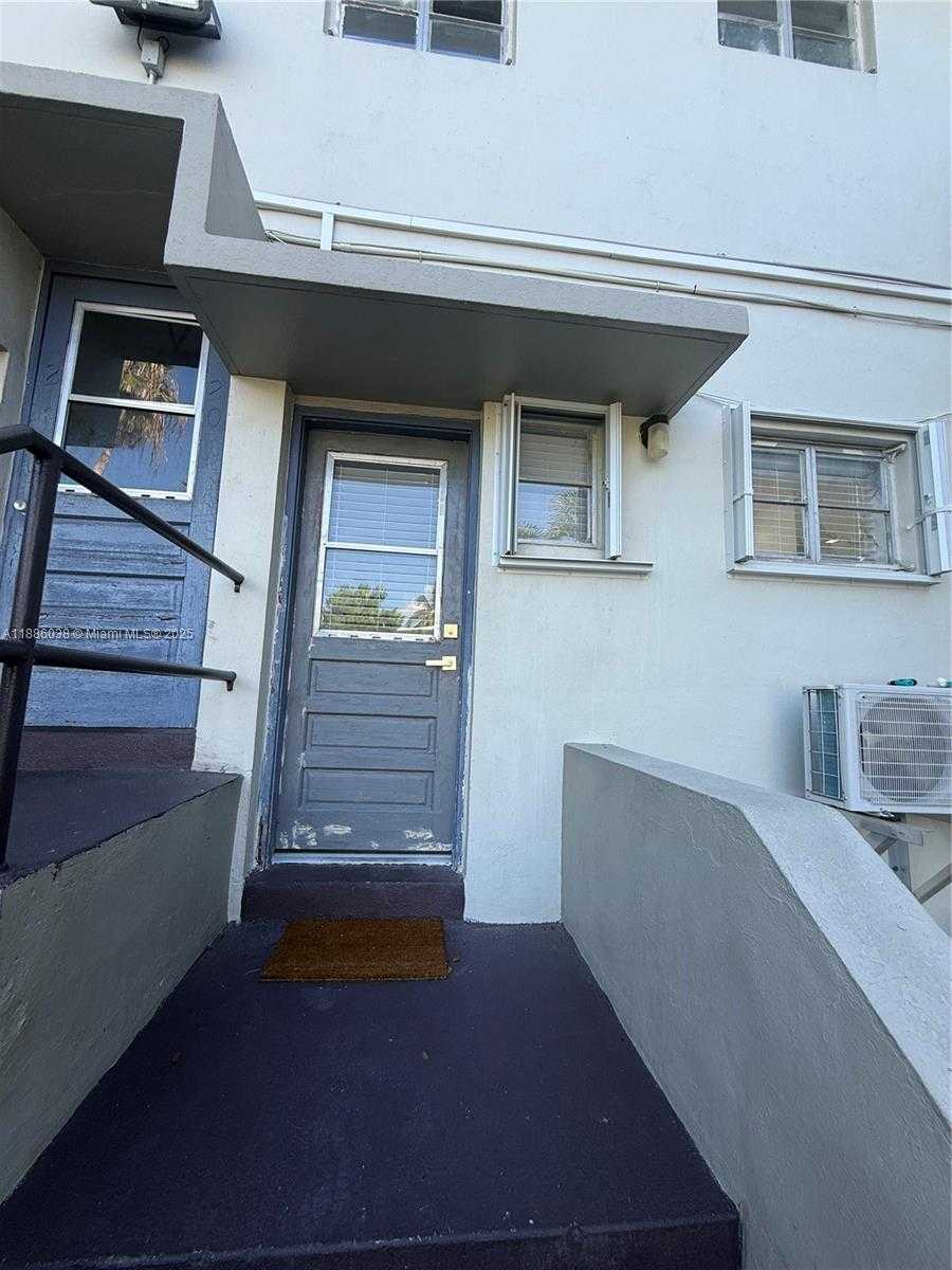 Small Image of 8340 CRESPI BLVD #18, Miami Beach Number 29