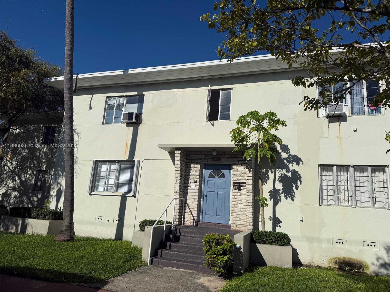 Small Image of 8340 CRESPI BLVD #18, Miami Beach Number 34
