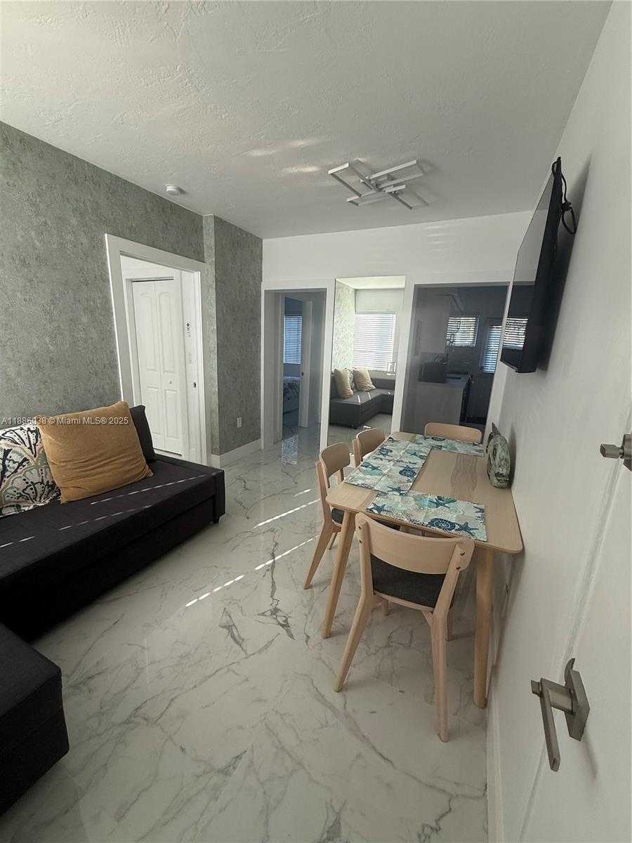 Small Image of 8340 CRESPI BLVD #18, Miami Beach Number 5