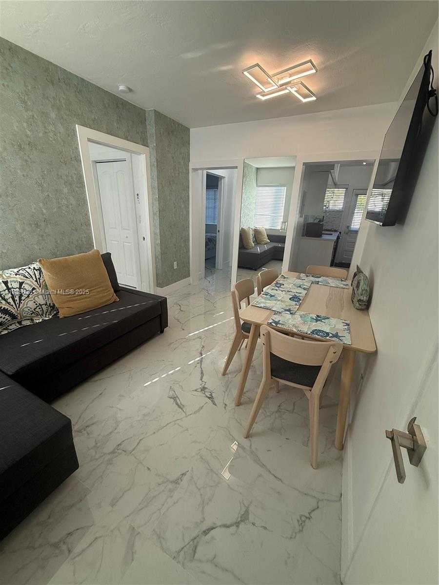 Small Image of 8340 CRESPI BLVD #18, Miami Beach Number 8
