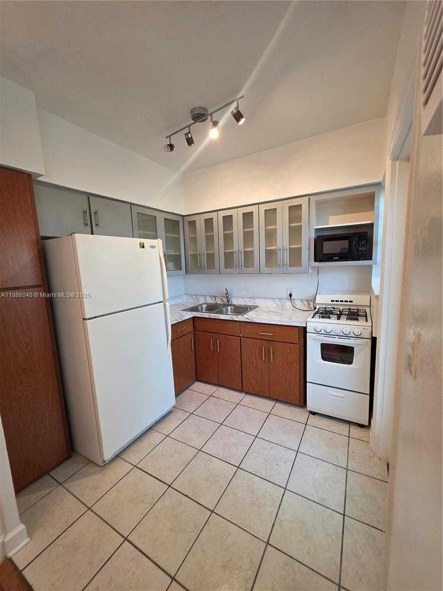 Small Image of 8024 HARDING AVE #1, Miami Beach Number 5