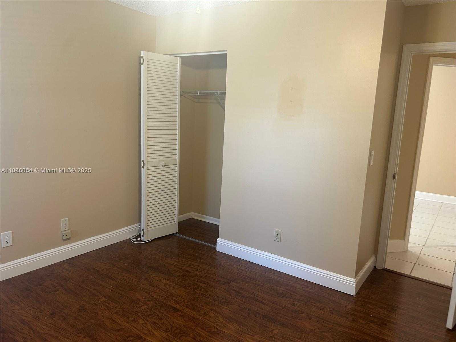 Small Image of 2939 MYRTLE OAK CIR, Davie Number 20