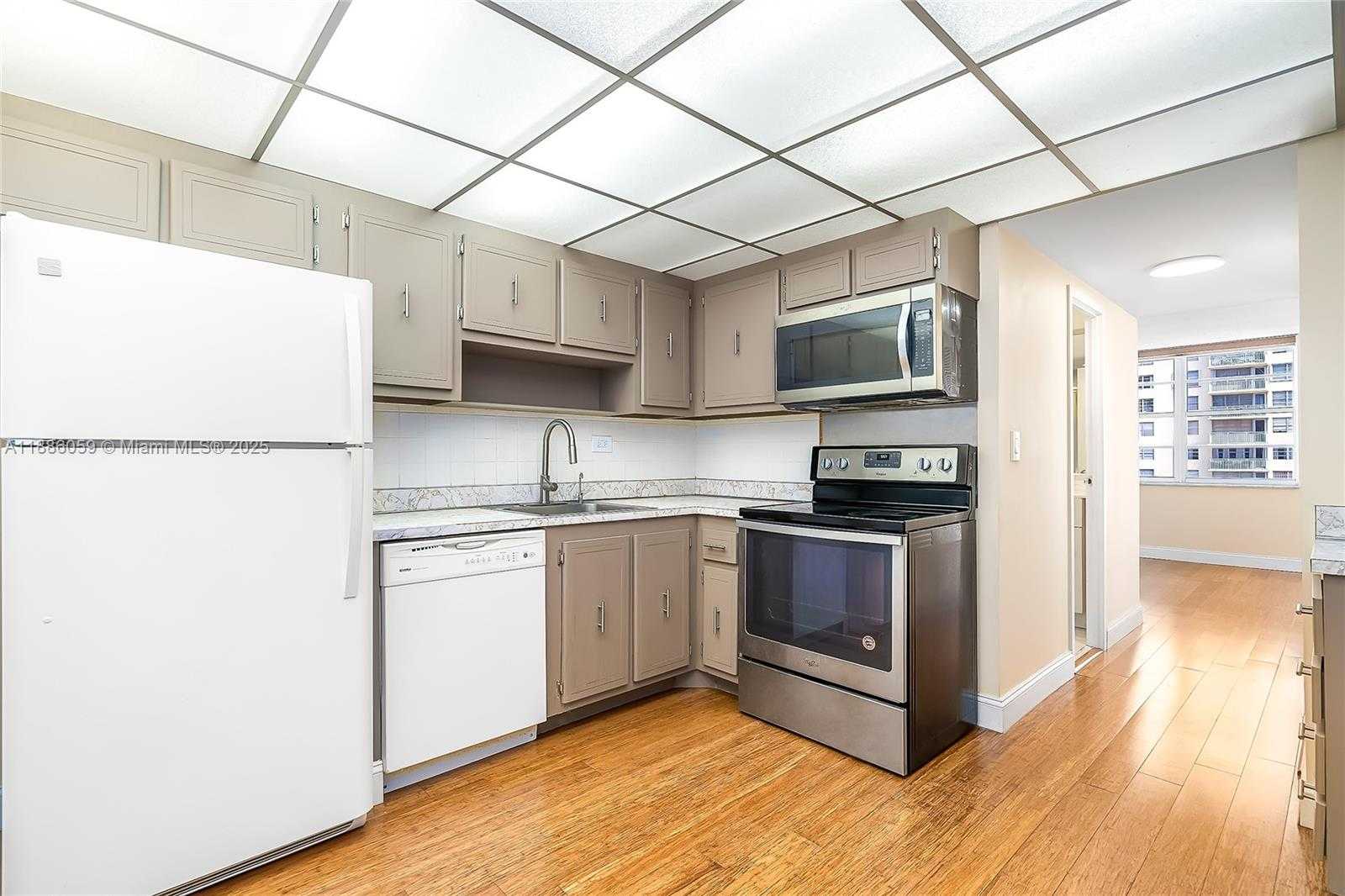 Small Image of 250 174TH ST #1008, Sunny Isles Beach Number 18