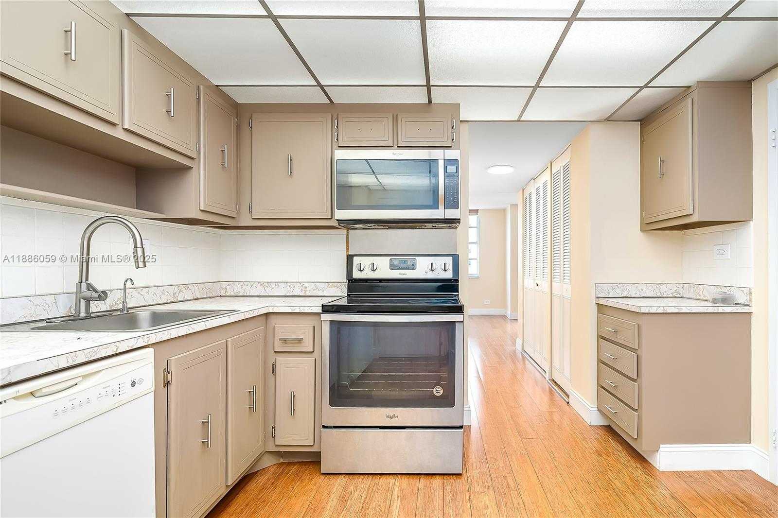 Small Image of 250 174TH ST #1008, Sunny Isles Beach Number 19