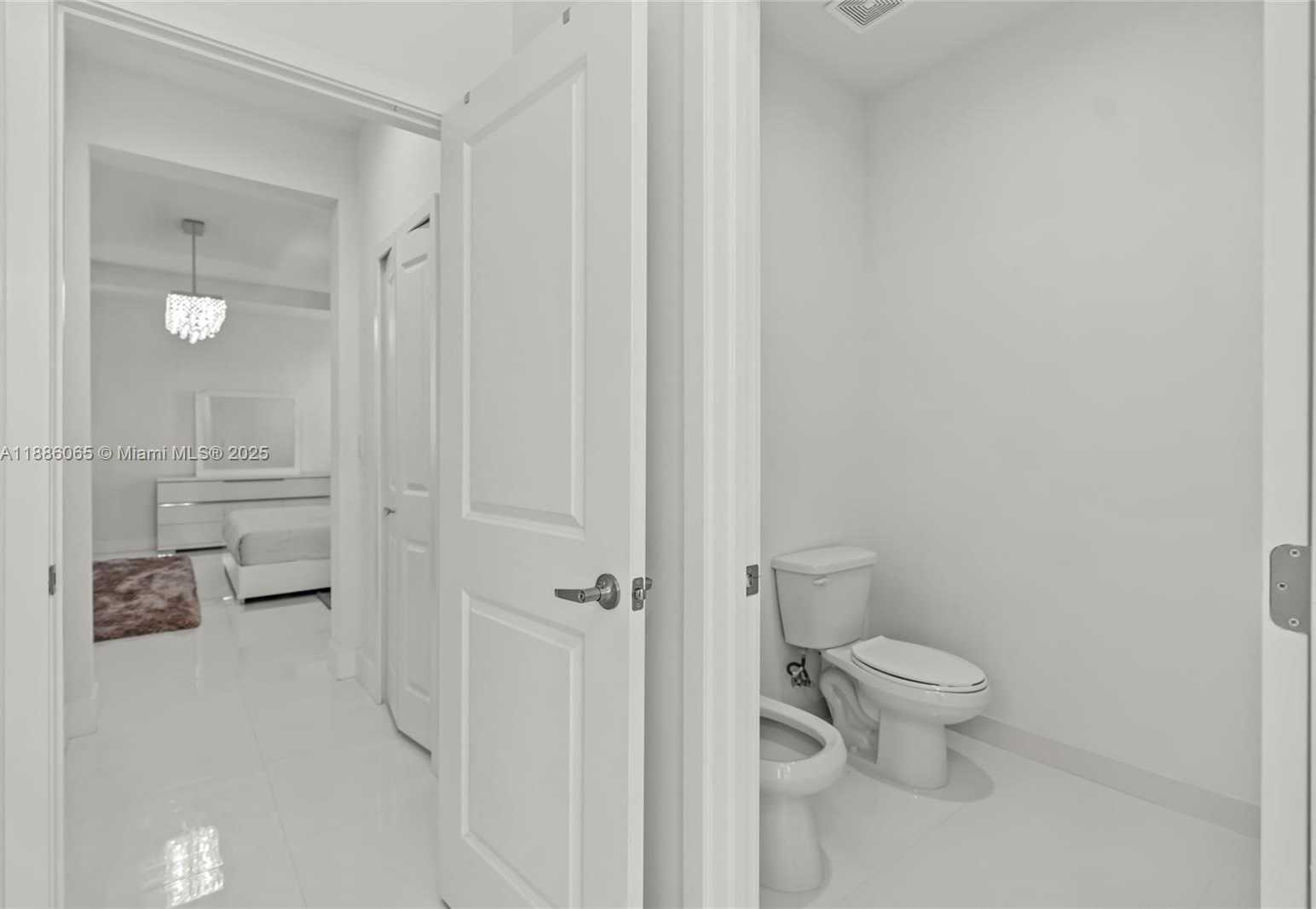 Small Image of 14841 SOUTH WEST 39TH TER, Miami Number 43