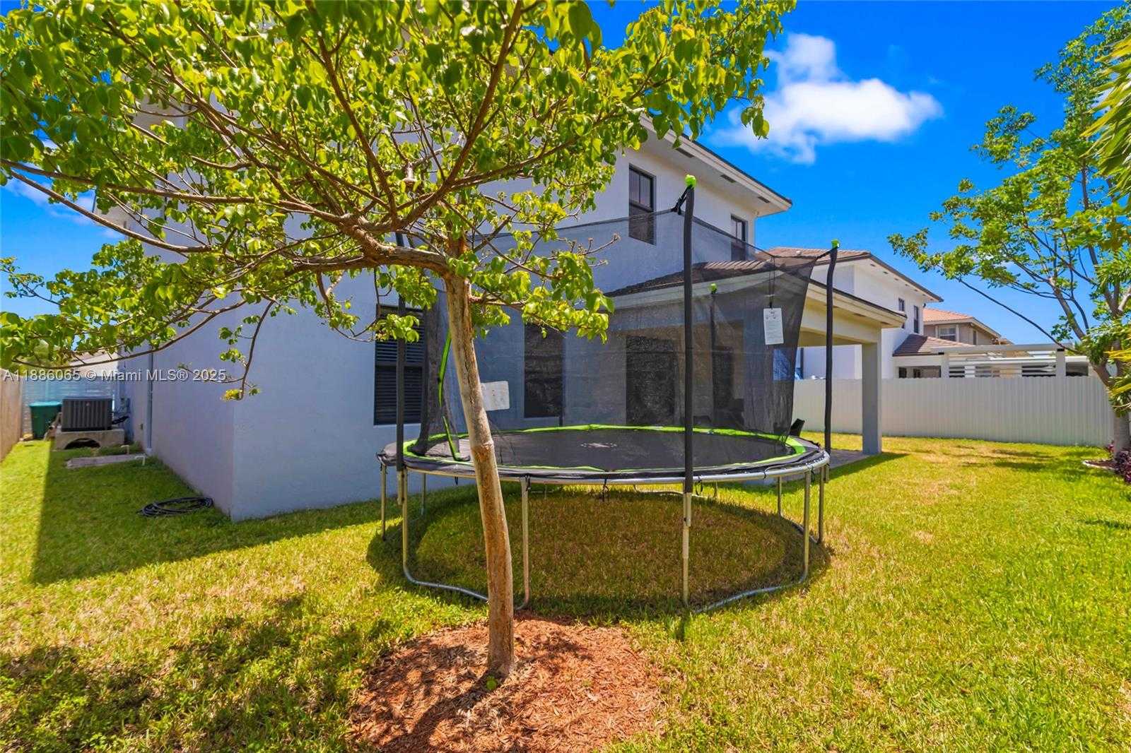 Small Image of 14841 SOUTH WEST 39TH TER, Miami Number 51