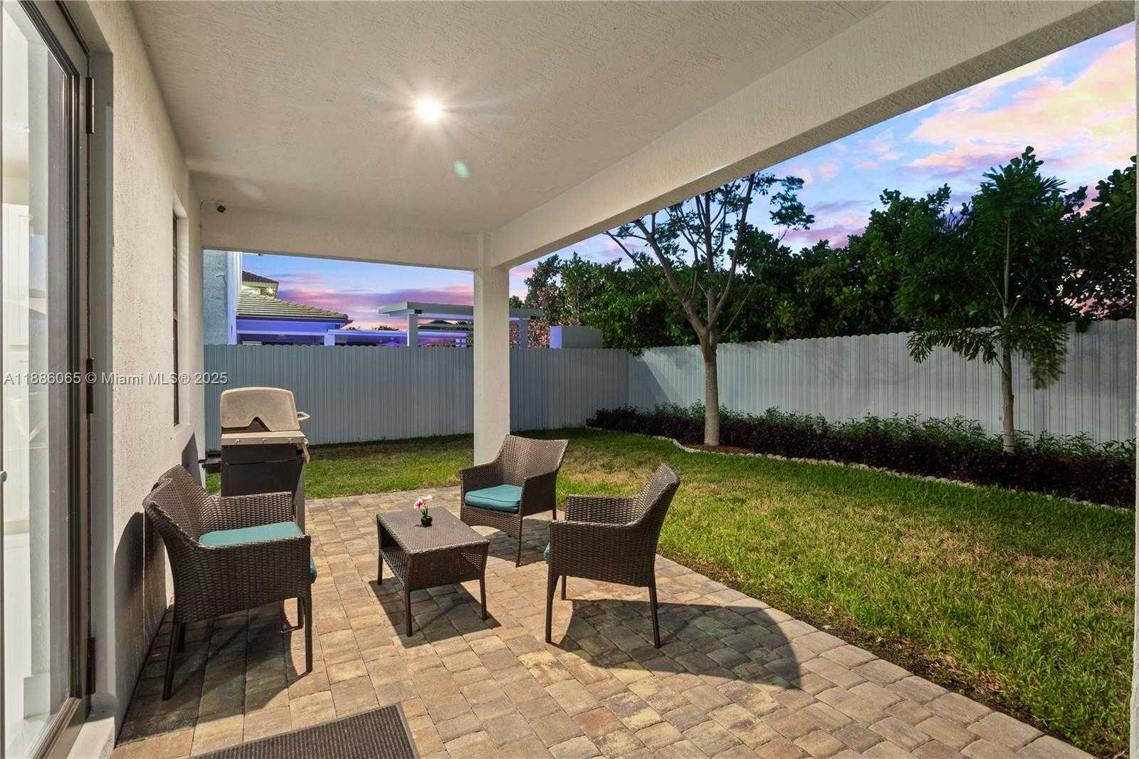 Small Image of 14841 SOUTH WEST 39TH TER, Miami Number 8