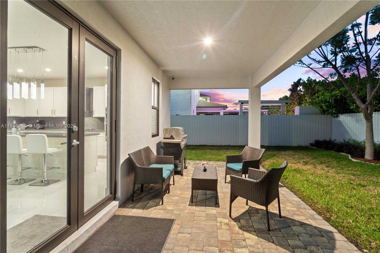 Small Image of 14841 SOUTH WEST 39TH TER, Miami Number 9