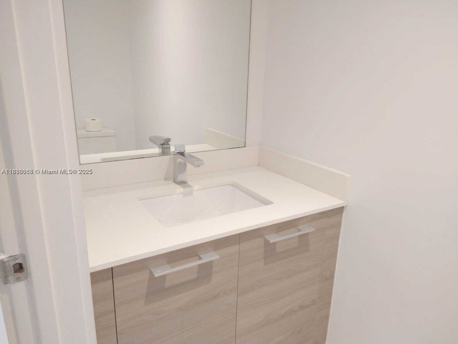 Small Image of 1300 SOUTH MIAMI AVE #2208, Miami Number 12