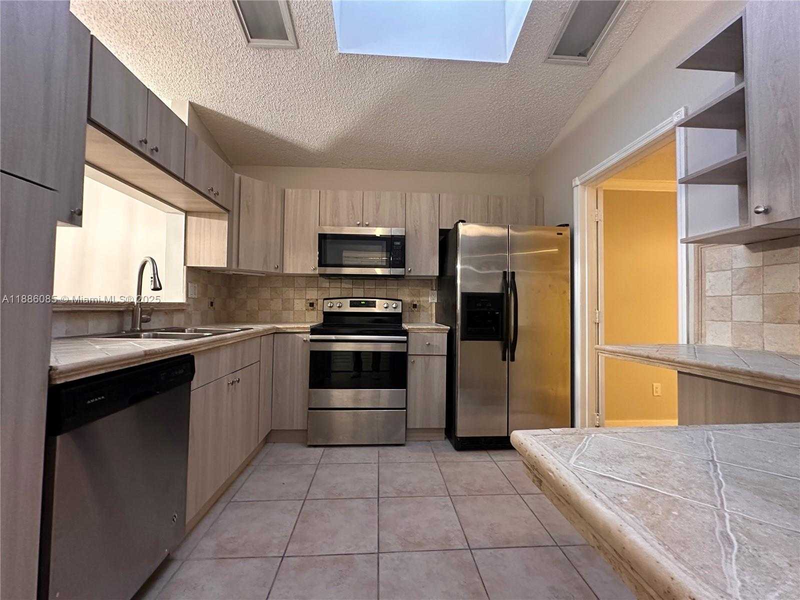 Small Image of 12781 SOUTH WEST 146TH LN, Miami Number 10