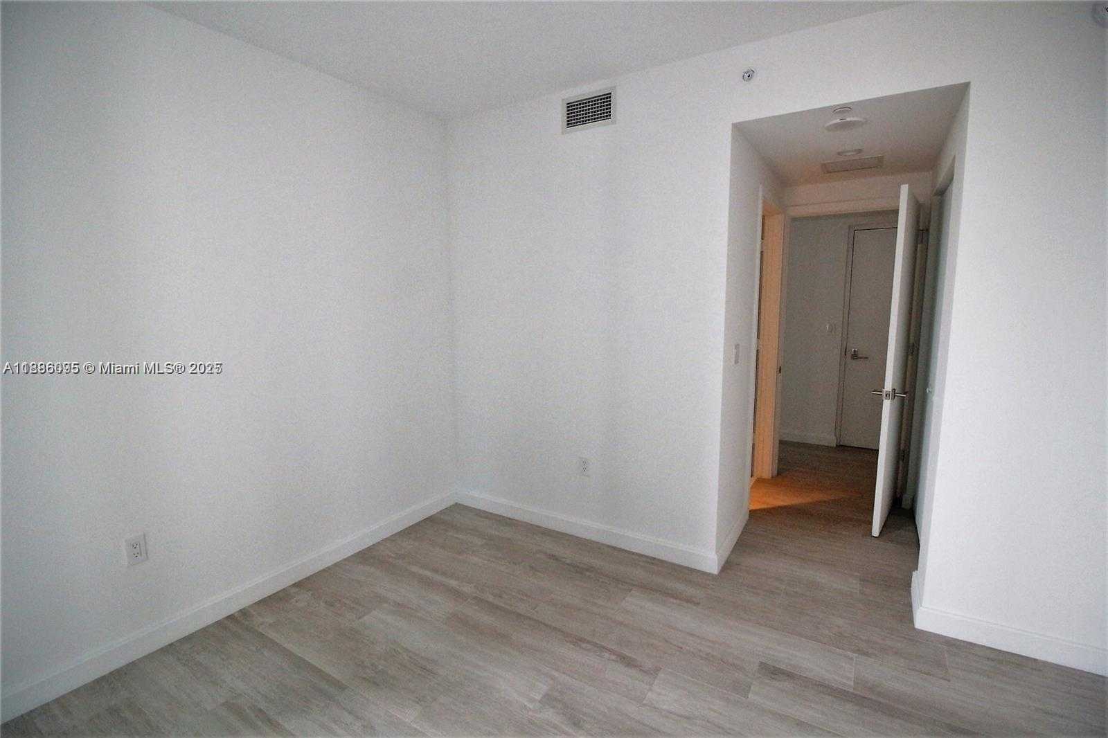 Small Image of 55 SOUTH WEST 9TH ST #1608, Miami Number 10