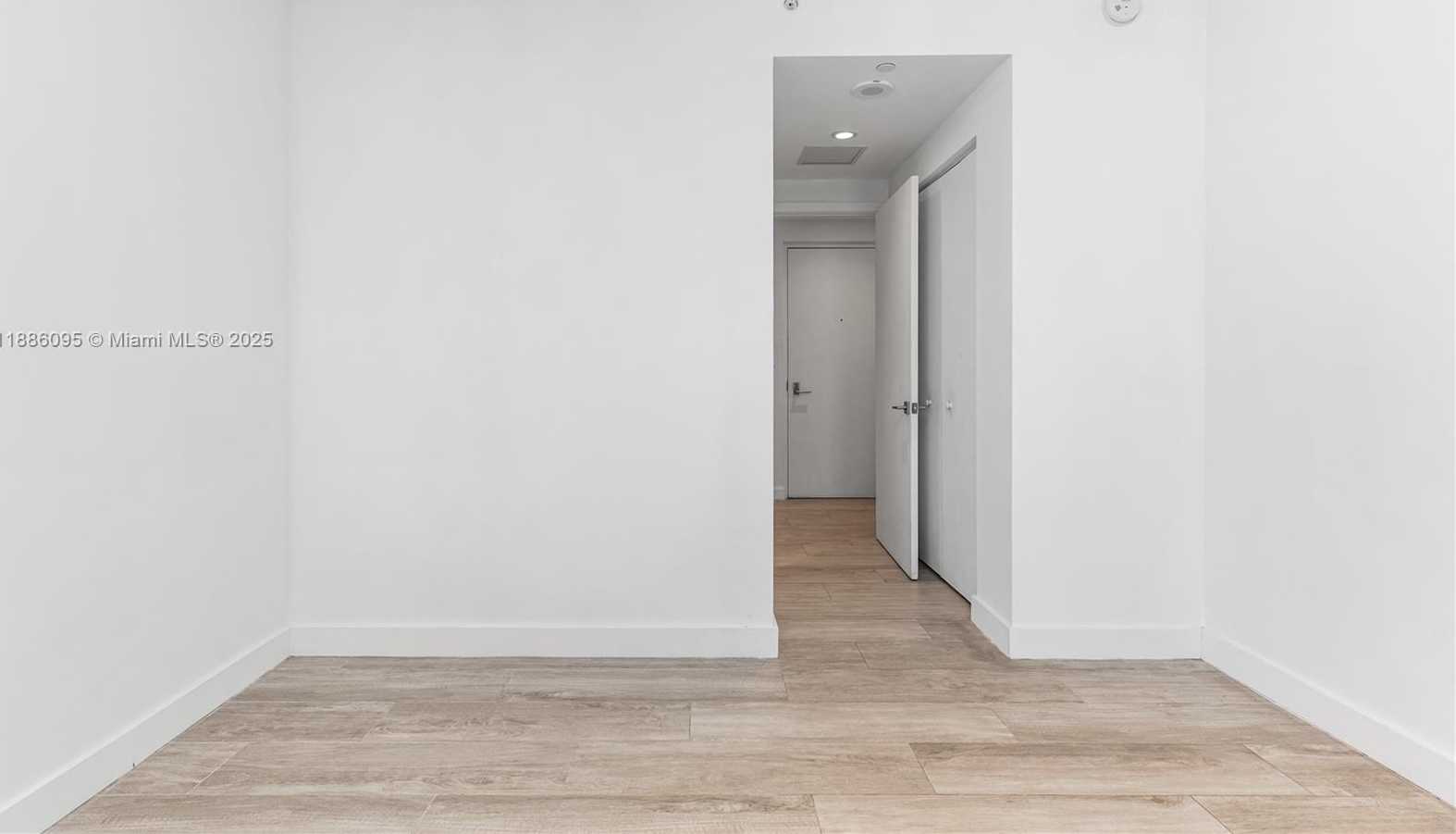 Small Image of 55 SOUTH WEST 9TH ST #1608, Miami Number 27