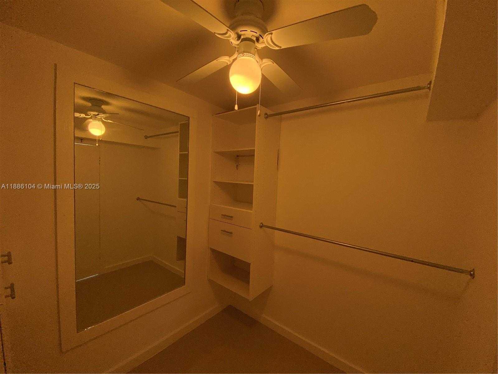 Small Image of 801 NORTH VENETIAN DRIVE #202, Miami Number 16