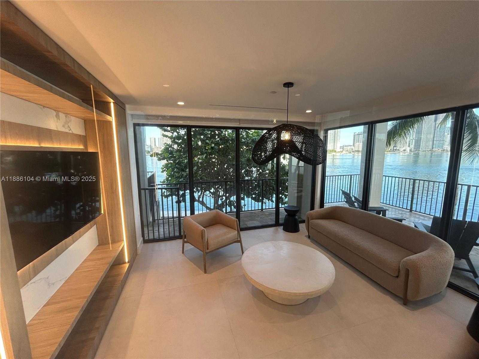 Small Image of 801 NORTH VENETIAN DRIVE #202, Miami Number 47