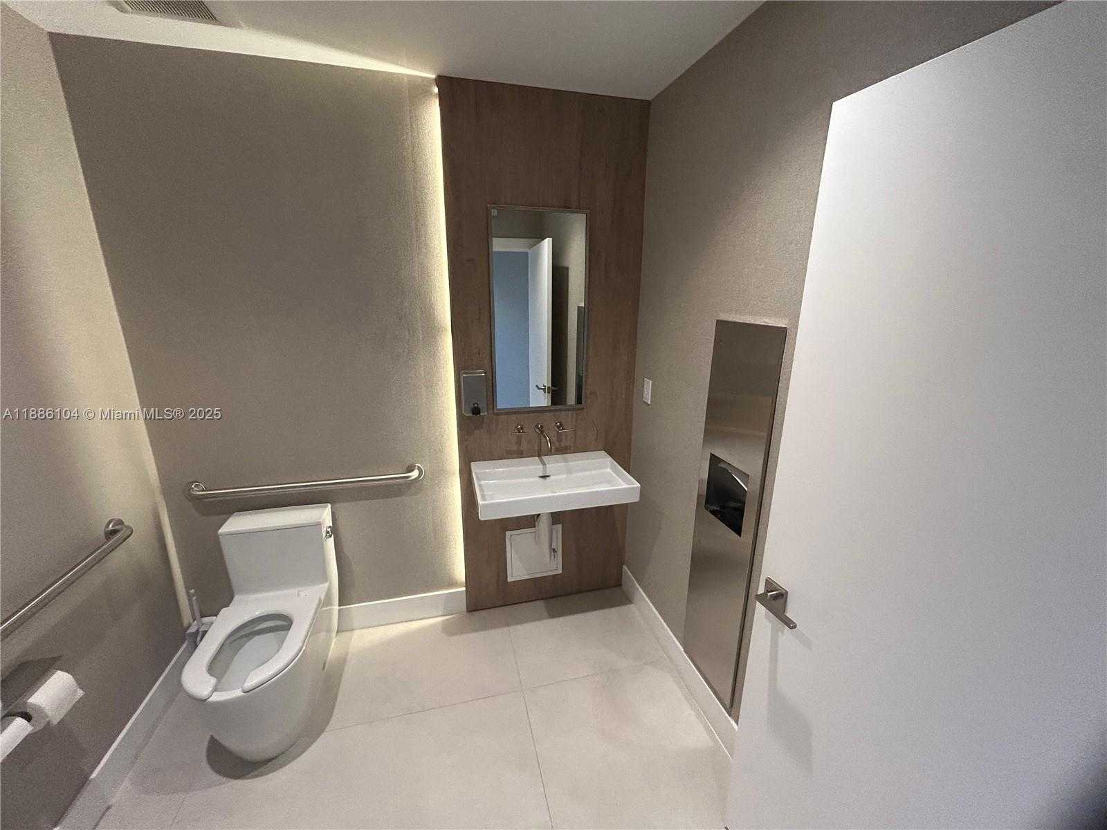 Small Image of 801 NORTH VENETIAN DRIVE #202, Miami Number 49