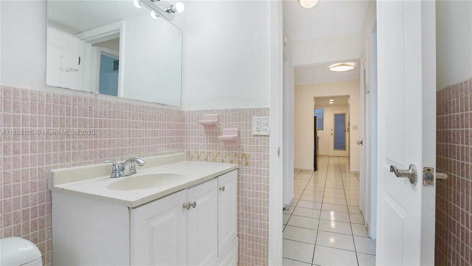 Small Image of 1340 LINCOLN RD #404, Miami Beach Number 14