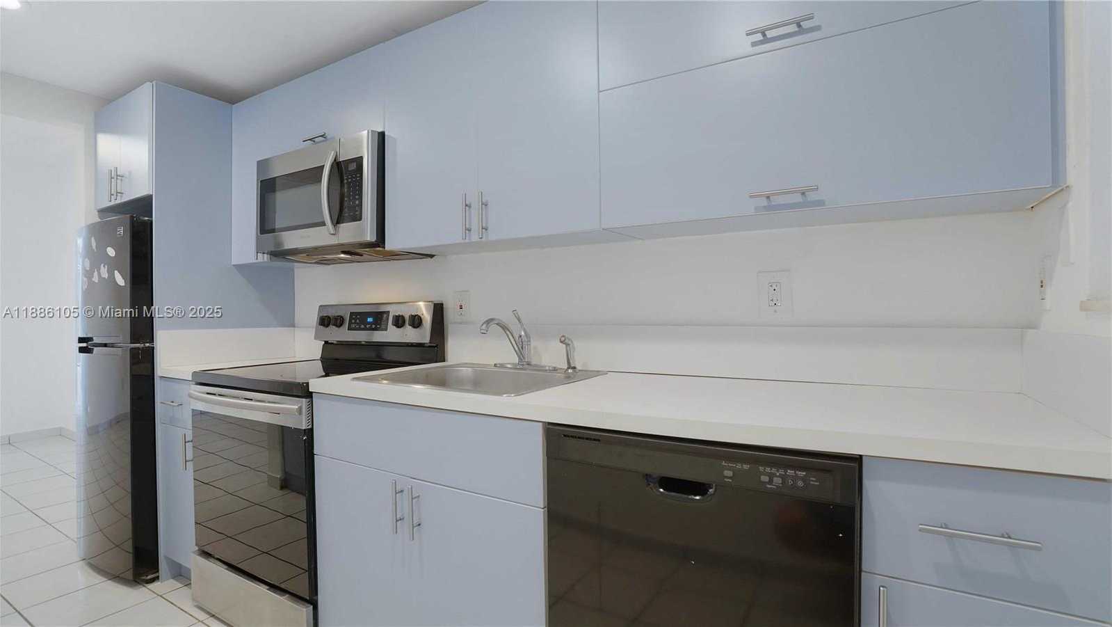Small Image of 1340 LINCOLN RD #404, Miami Beach Number 2