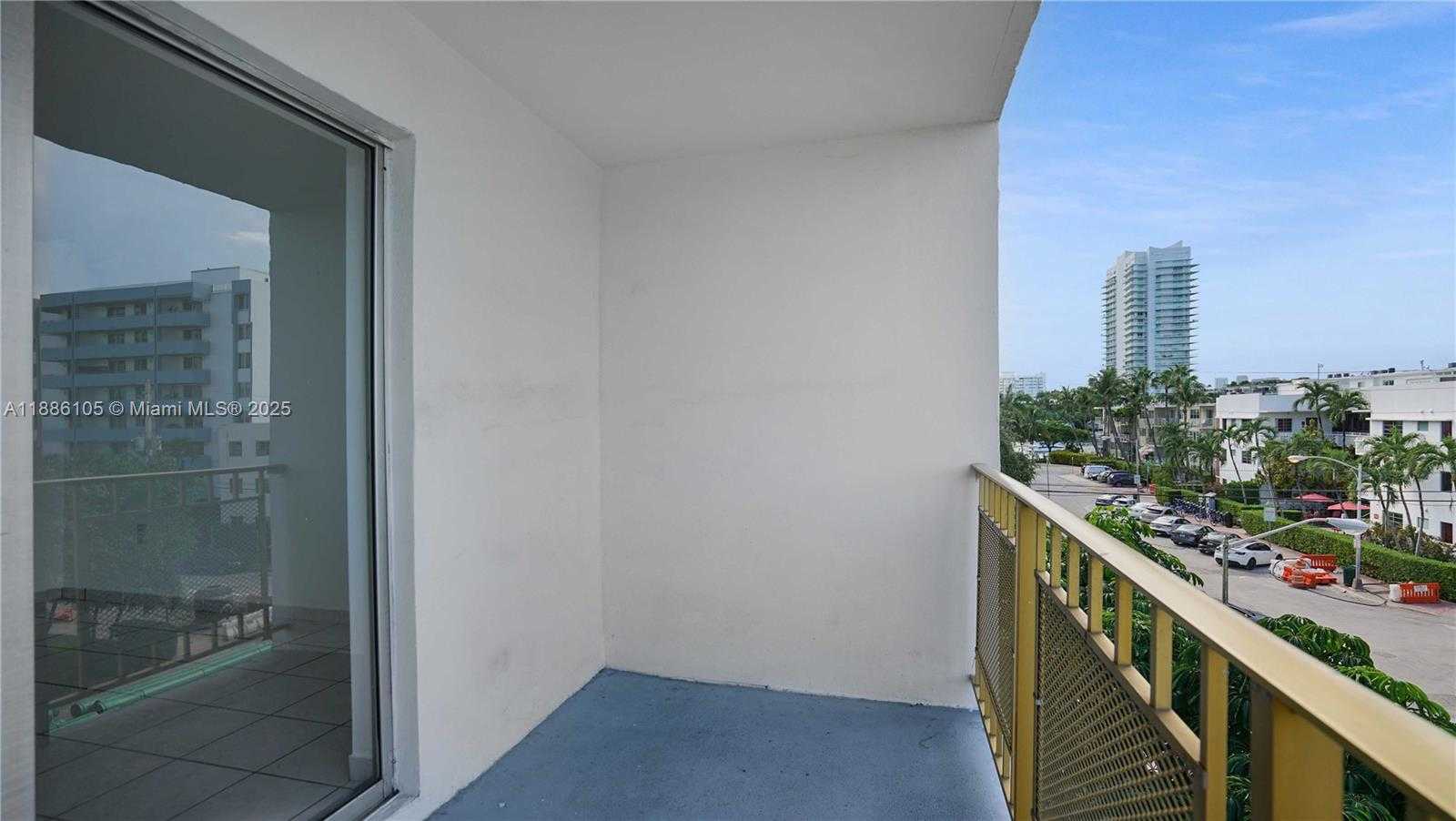 Small Image of 1340 LINCOLN RD #404, Miami Beach Number 26
