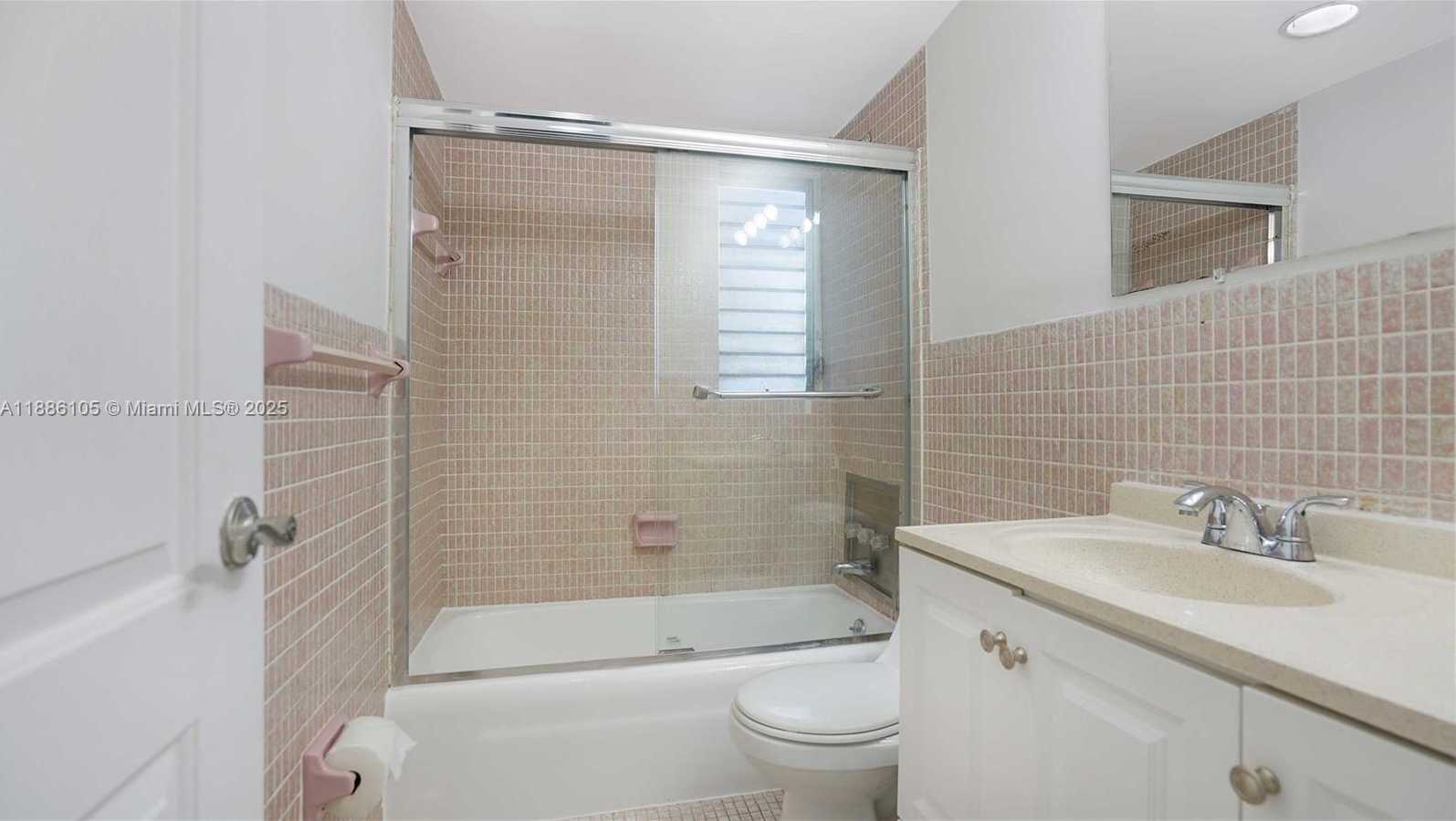 Small Image of 1340 LINCOLN RD #404, Miami Beach Number 27