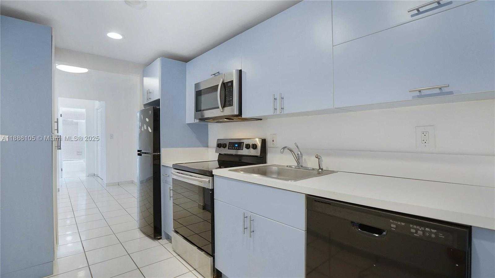 Small Image of 1340 LINCOLN RD #404, Miami Beach Number 3