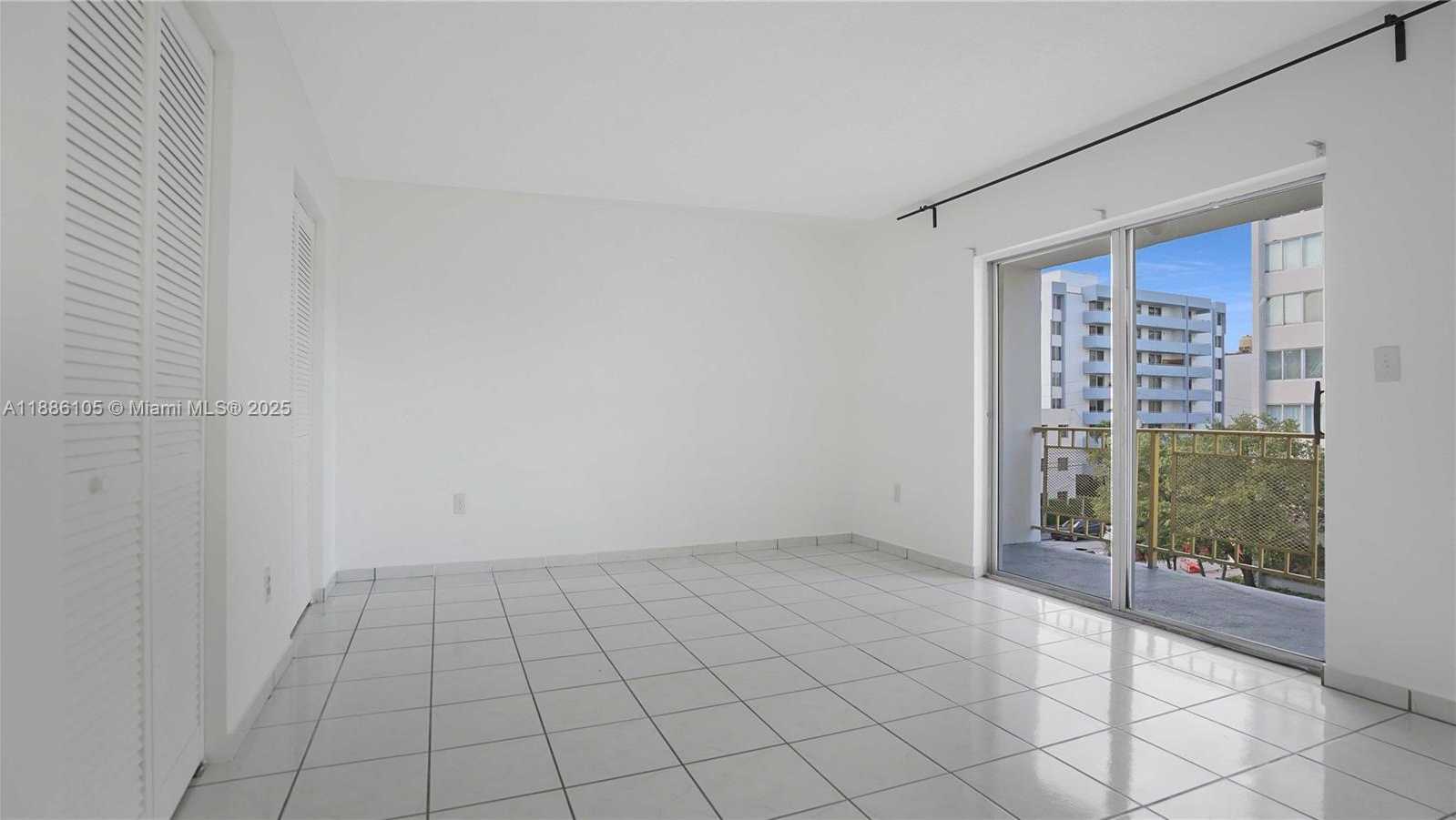 Small Image of 1340 LINCOLN RD #404, Miami Beach Number 8