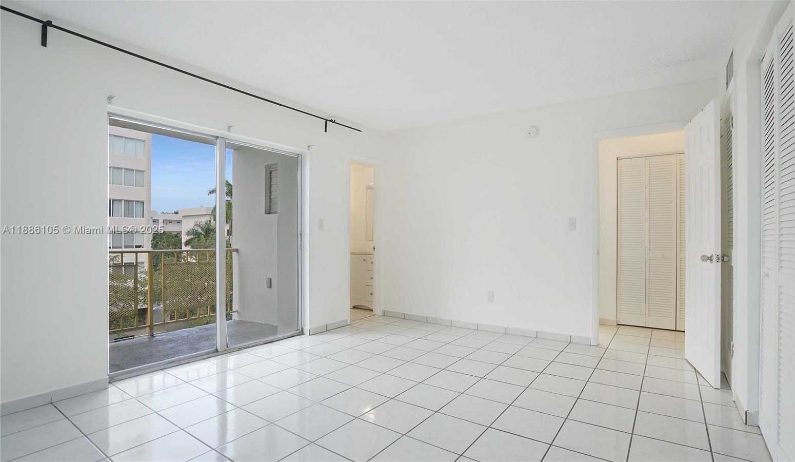 Small Image of 1340 LINCOLN RD #404, Miami Beach Number 9