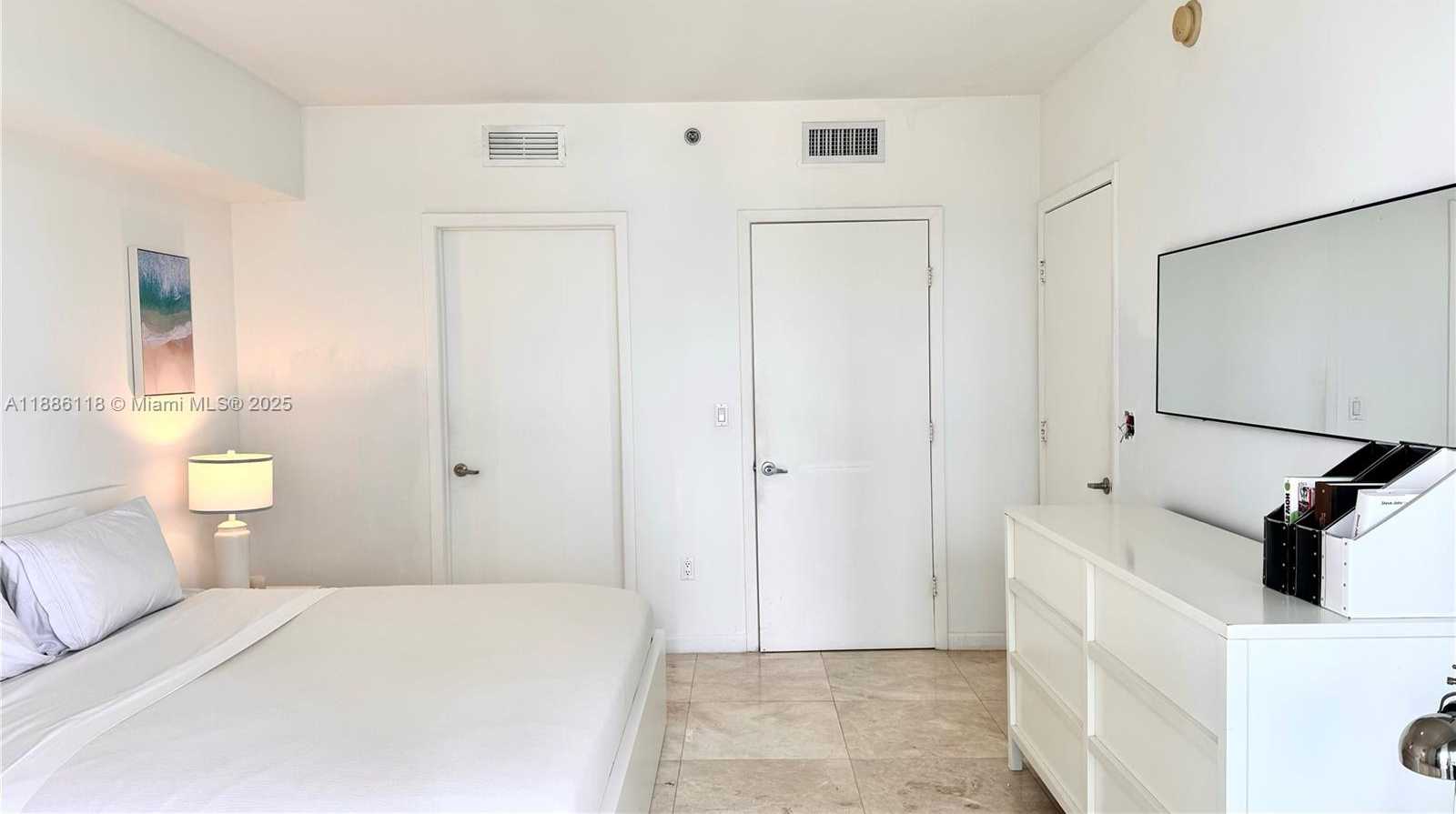 Small Image of 475 BRICKELL AVE #2512, Miami Number 10
