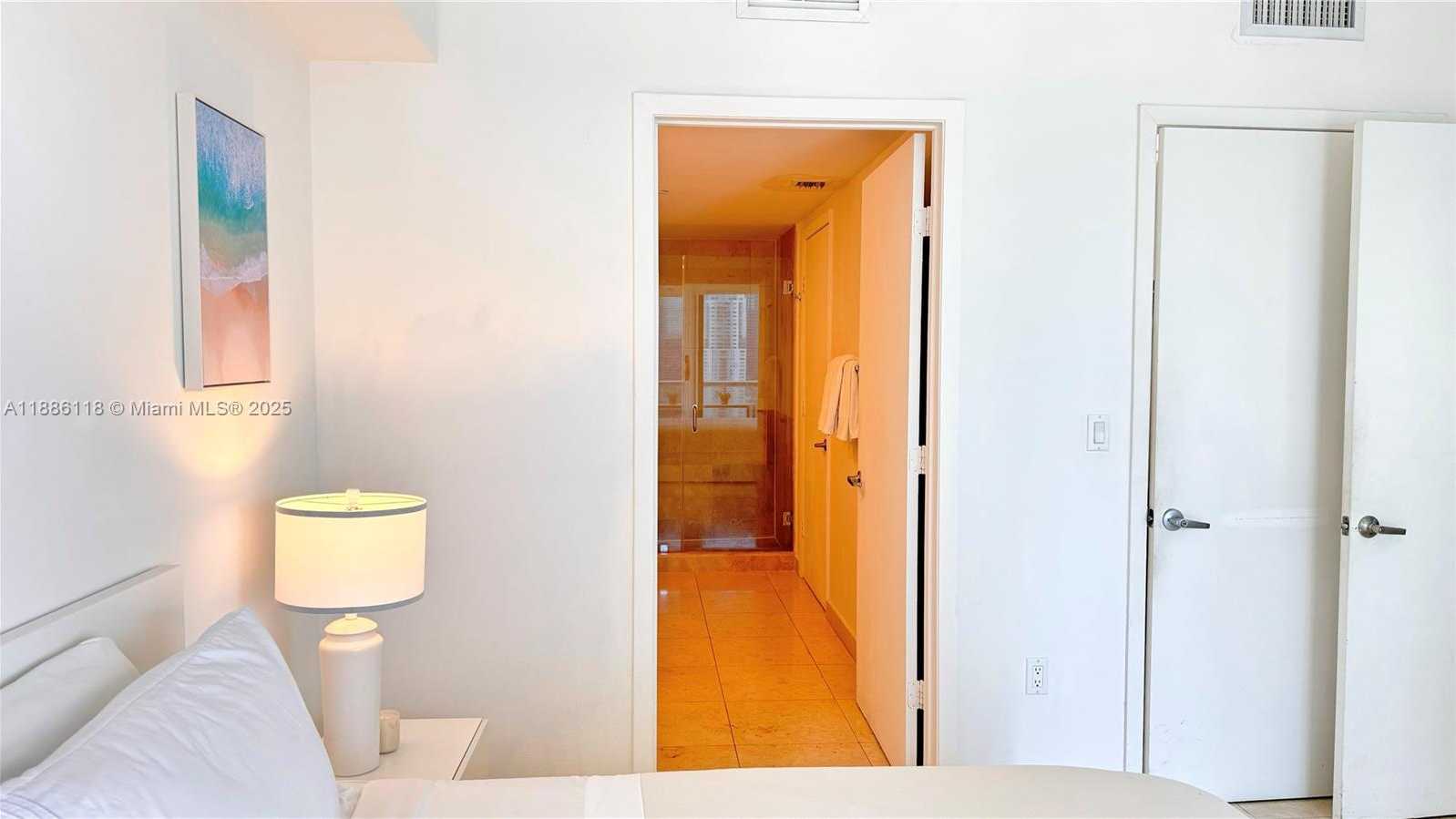 Small Image of 475 BRICKELL AVE #2512, Miami Number 11