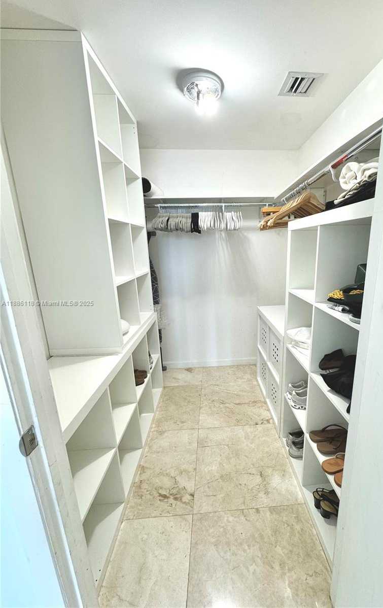 Small Image of 475 BRICKELL AVE #2512, Miami Number 14