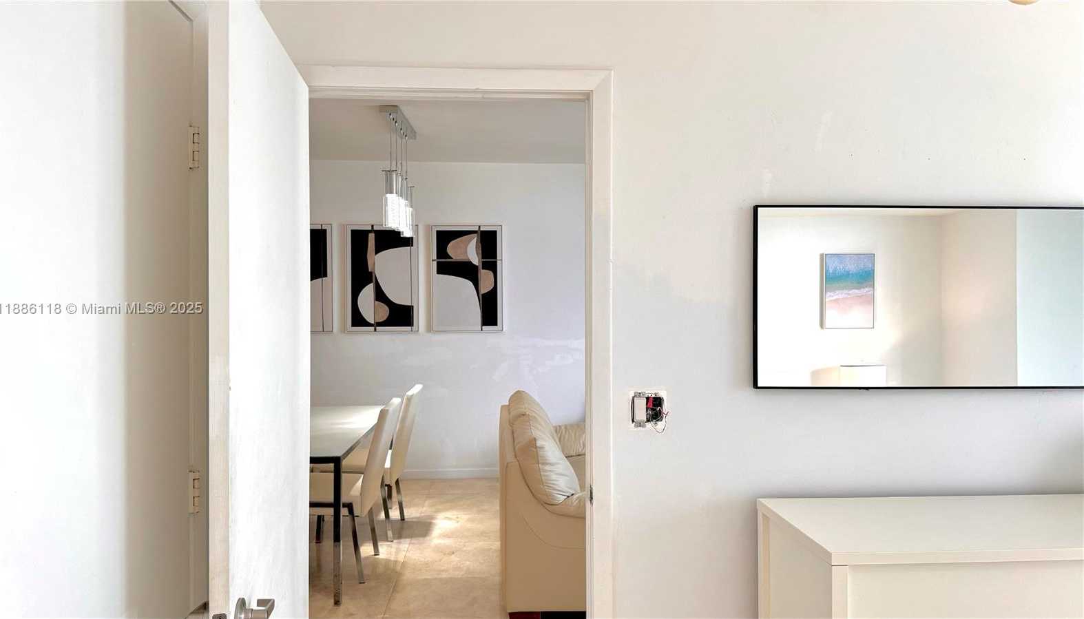 Small Image of 475 BRICKELL AVE #2512, Miami Number 22