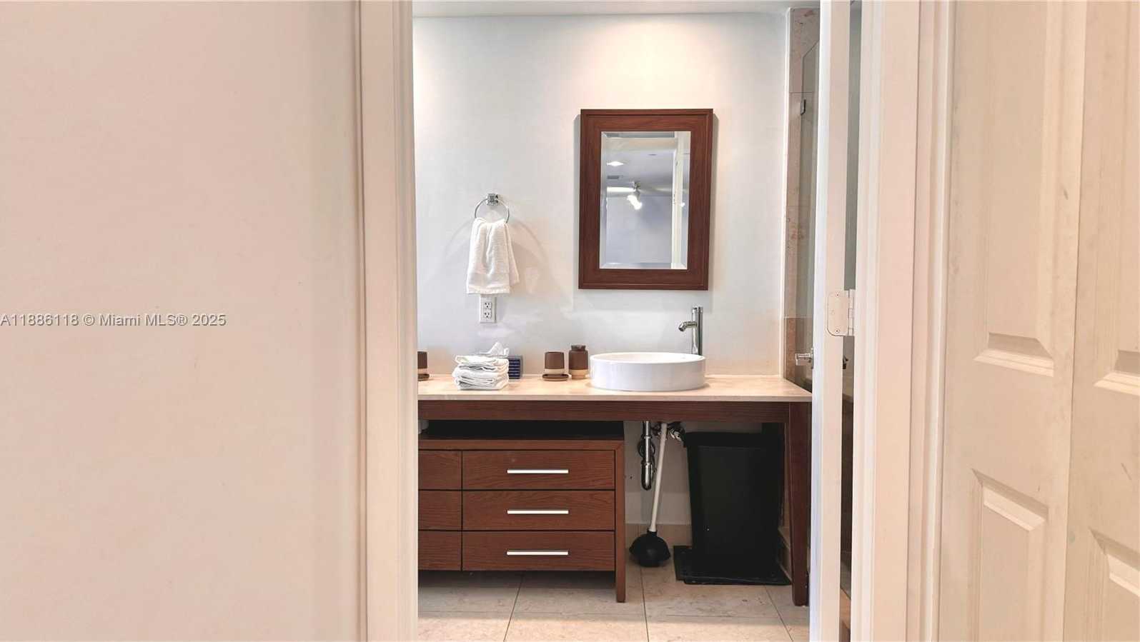Small Image of 475 BRICKELL AVE #2512, Miami Number 46