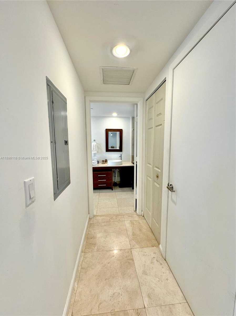 Small Image of 475 BRICKELL AVE #2512, Miami Number 47