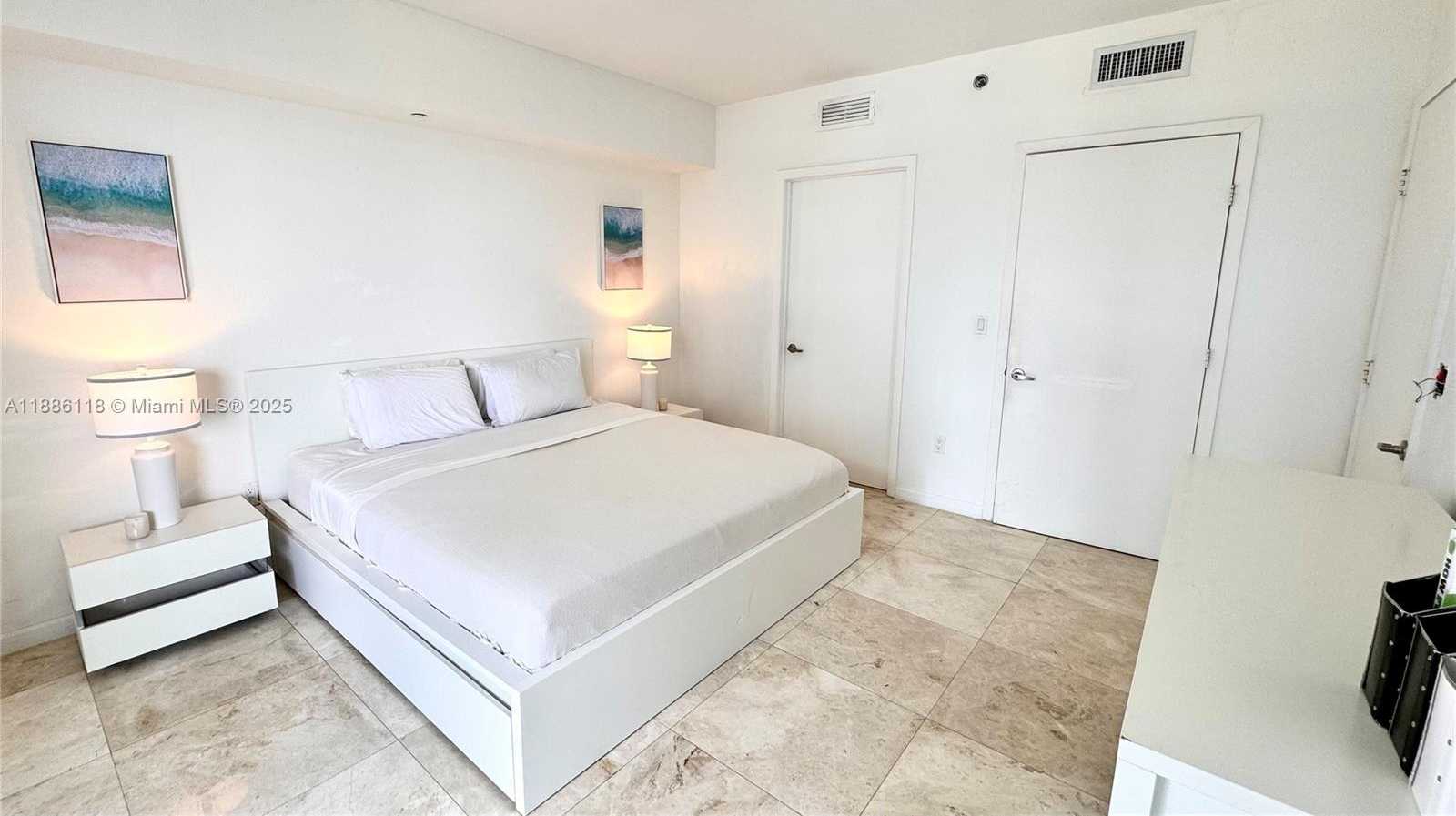 Small Image of 475 BRICKELL AVE #2512, Miami Number 7
