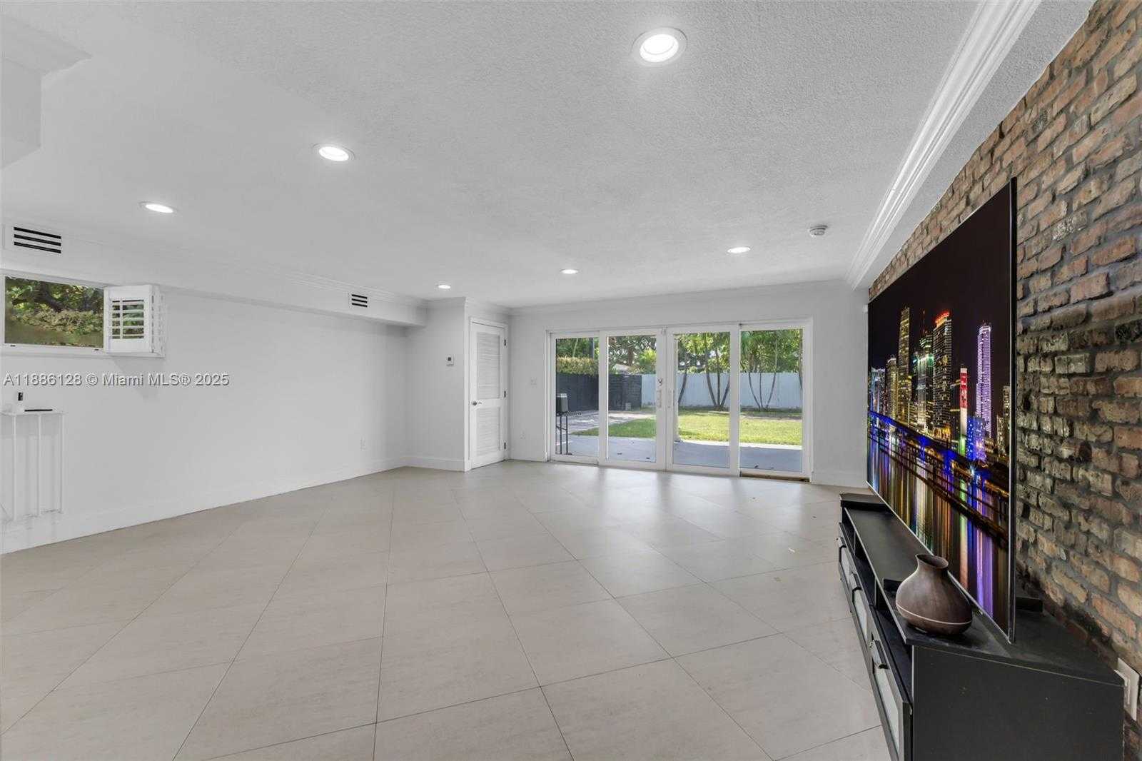 Small Image of 4301 SOUTH WEST 85TH AVE, Miami Number 14