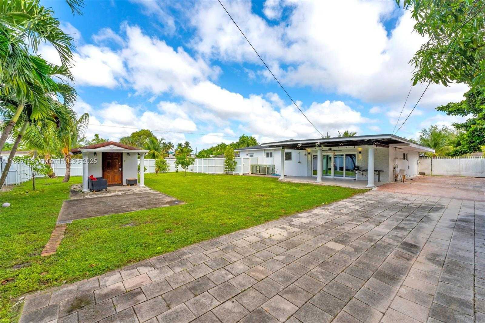 Small Image of 4301 SOUTH WEST 85TH AVE, Miami Number 31